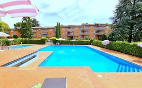 Stay-With-Us Appartments